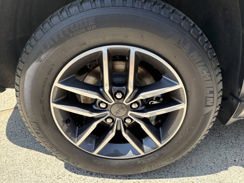 Used 2019 Jeep Grand Cherokee Limited w/ Luxury Group II image 17
