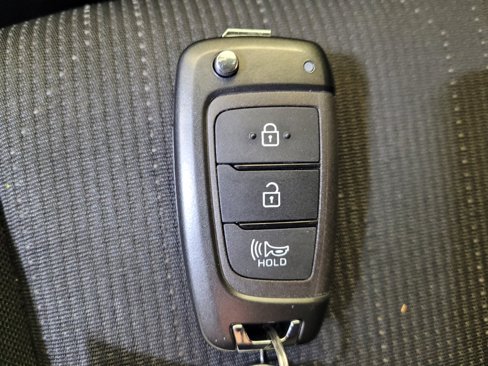 Used 2021 Hyundai Venue SE image 32