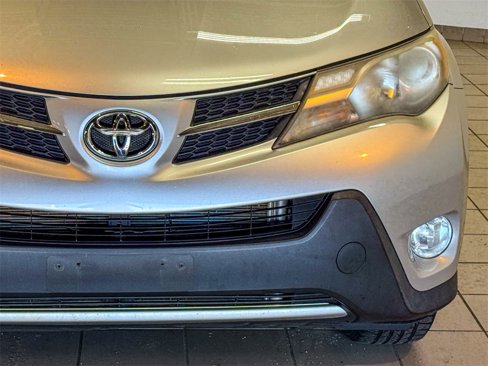 Used 2013 Toyota RAV4 XLE image 14