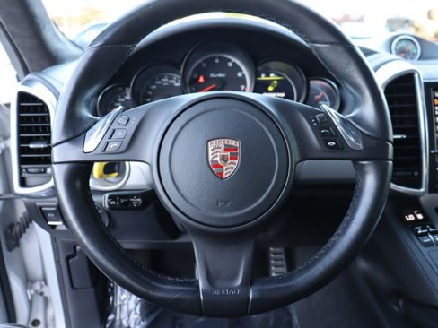 Used 2013 Porsche Cayenne Turbo image 28