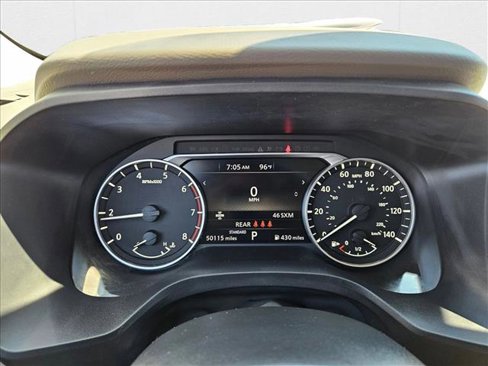 Used 2022 Nissan Rogue SV image 11