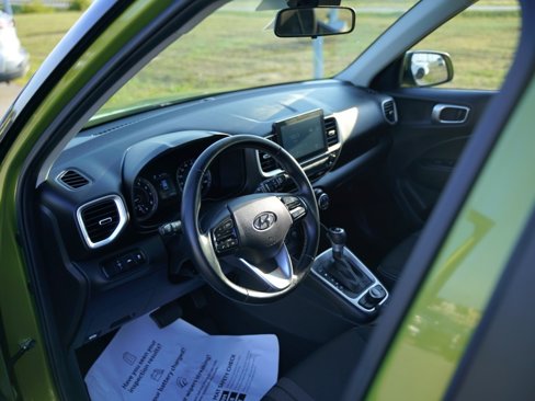 Used 2021 Hyundai Venue SEL w/ Cargo Package image 22