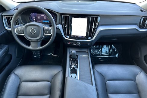 Used 2025 Volvo S60 B5 Core image 3