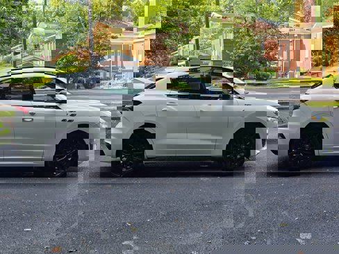 Used 2022 Maserati Levante GT image 7