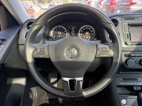 Used 2016 Volkswagen Tiguan SE image 21