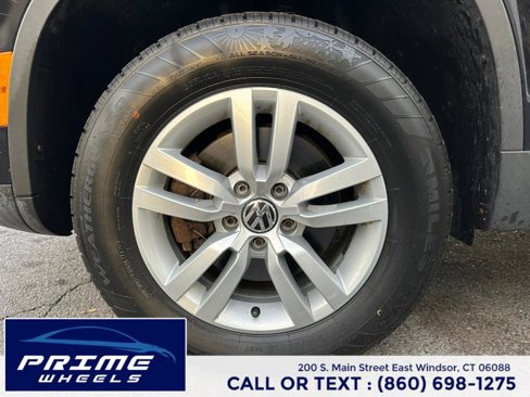 Used 2013 Volkswagen Tiguan S image 24