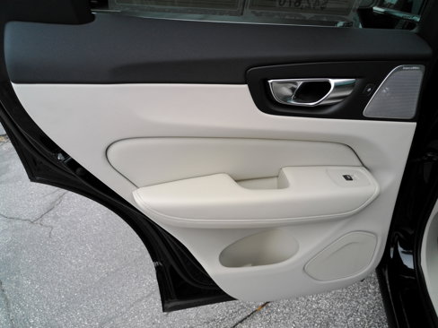 Used 2021 Volvo XC60 T8 Inscription w/ Advanced Package image 14