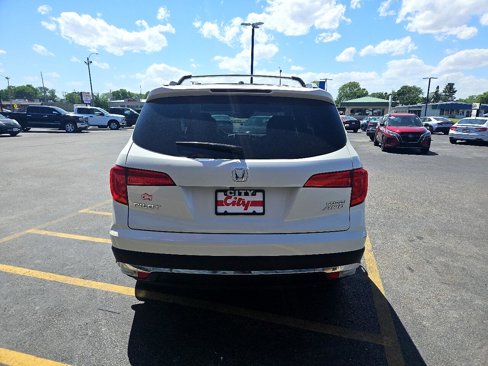 Used 2017 Honda Pilot Touring image 4