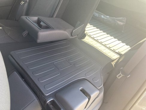 New 2025 Toyota RAV4 XLE image 29