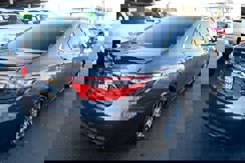 Used 2016 Toyota Camry SE image 7