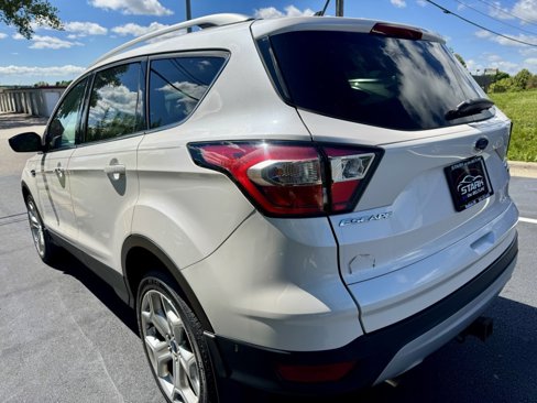 Used 2018 Ford Escape Titanium w/ Ford Safe & Smart Package image 5
