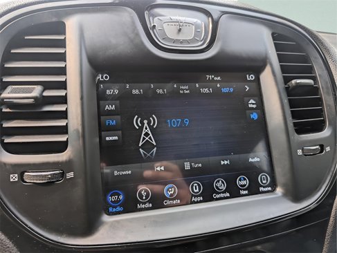 Used 2018 Chrysler 300 S w/ 300S Premium Group image 14