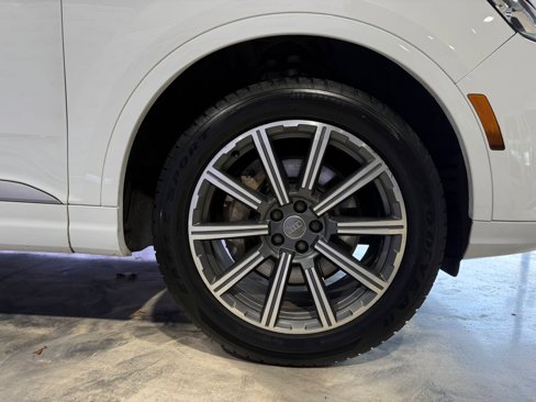 Used 2017 Audi Q7 3.0T Premium Plus image 9