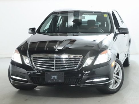 Used 2011 Mercedes-Benz E 350 4MATIC Sedan image 3
