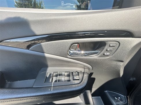 Used 2016 Honda Pilot Touring image 38