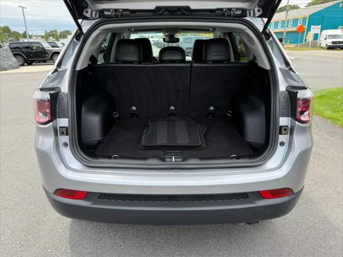 Certified 2022 Jeep Compass Limited image 8