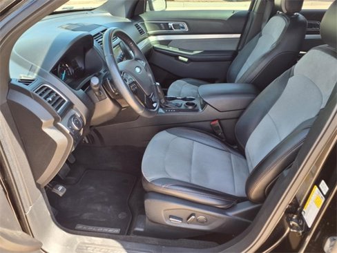 Used 2017 Ford Explorer XLT w/ Equipment Group 202A image 29