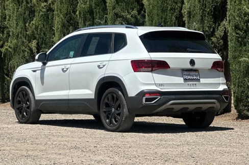 Used 2022 Volkswagen Taos SEL w/ Panoramic Sunroof Package image 6