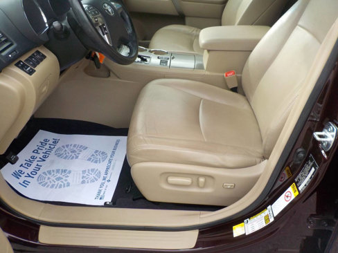 Used 2013 Toyota Highlander SE image 12
