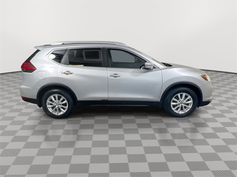 Used 2017 Nissan Rogue SV image 9