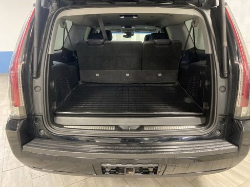Used 2018 Cadillac Escalade ESV Premium Luxury image 17