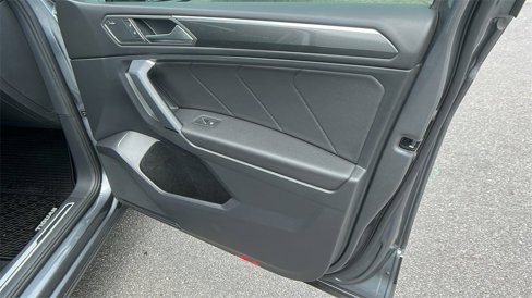 Used 2019 Volkswagen Tiguan SEL Premium R-Line image 18