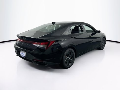 Used 2023 Hyundai Elantra SEL w/ Cargo Package image 5