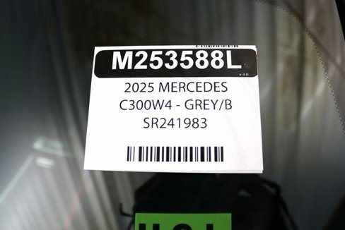 Used 2025 Mercedes-Benz C 300 4MATIC Sedan image 32