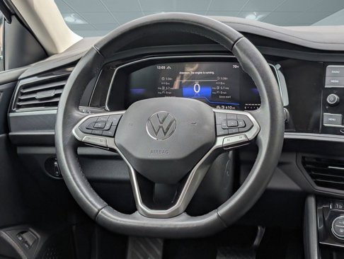 Used 2024 Volkswagen Jetta SE image 16