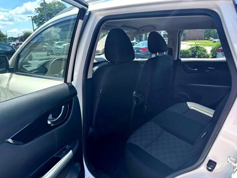 Used 2021 Nissan Rogue Sport SV image 31