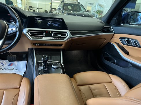Used 2019 BMW 330i xDrive Sedan w/ Premium Package image 18