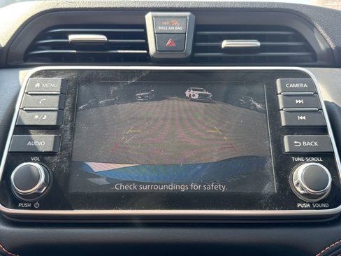 Used 2020 Nissan Versa SR image 8