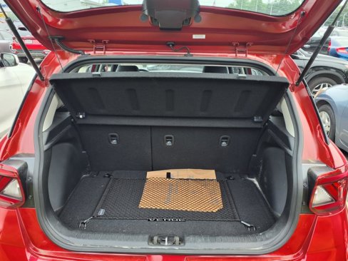 Certified 2022 Hyundai Venue Limited w/ Cargo Package image 7
