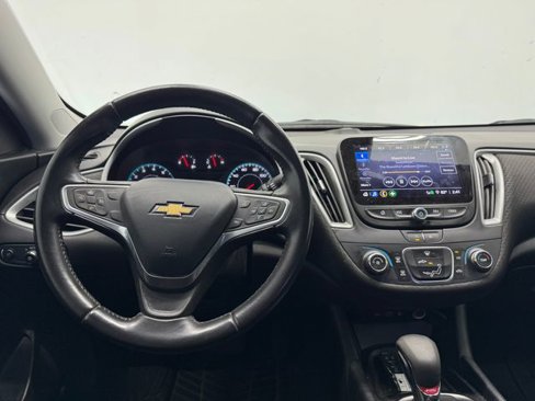 Used 2022 Chevrolet Malibu RS image 3