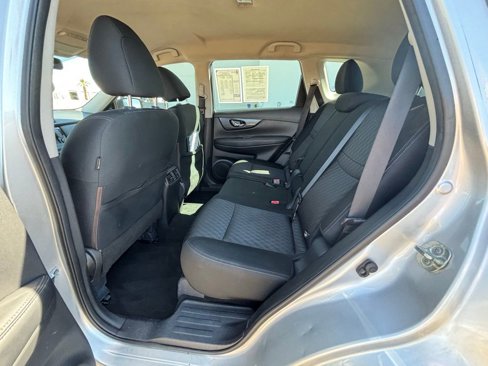 Used 2018 Nissan Rogue S image 31