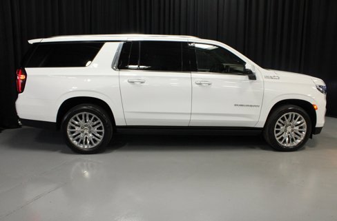 Used 2023 Chevrolet Suburban High Country w/ Premium Package 2 image 9