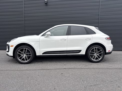 Certified 2025 Porsche Macan image 18