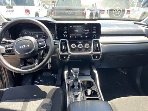 Used 2023 Kia Sorento LX image 23