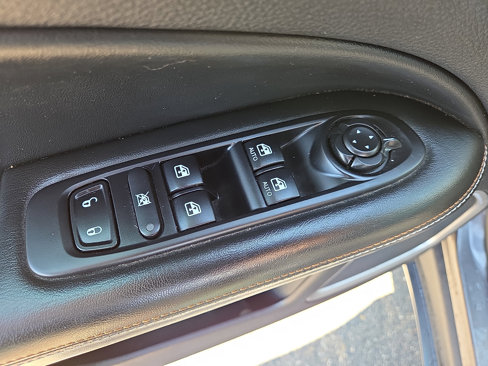 Used 2020 Jeep Compass Sport w/ Cold Weather Group image 13