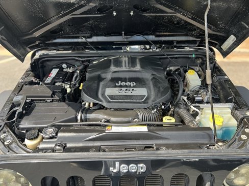 Used 2012 Jeep Wrangler Unlimited Sport w/ Max Tow Pkg image 8