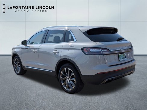 Used 2022 Lincoln Nautilus Reserve w/ Luxury Package image 3