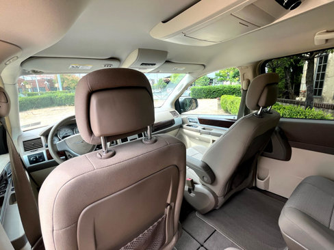 Used 2010 Chrysler Town & Country Touring image 41