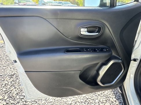 Used 2018 Jeep Renegade Limited w/ UConnect 8.4 Nav Group image 23