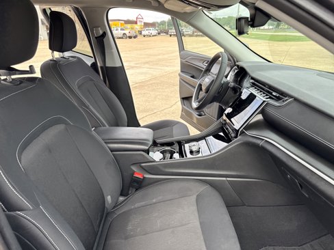 Used 2023 Jeep Grand Cherokee Laredo image 26