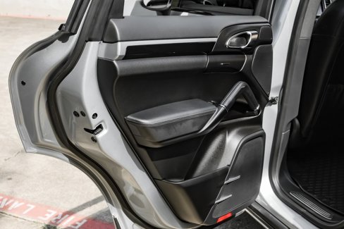 Used 2016 Porsche Cayenne S image 47