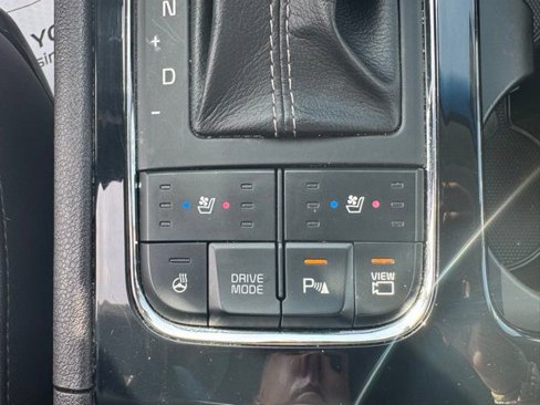 Used 2018 Kia Sedona SX Limited image 14
