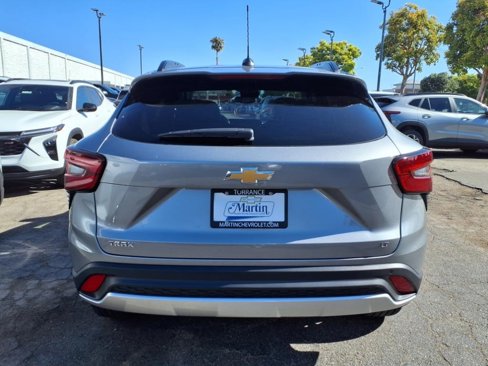 New 2025 Chevrolet Trax LT w/ Driver Confidence Package image 6