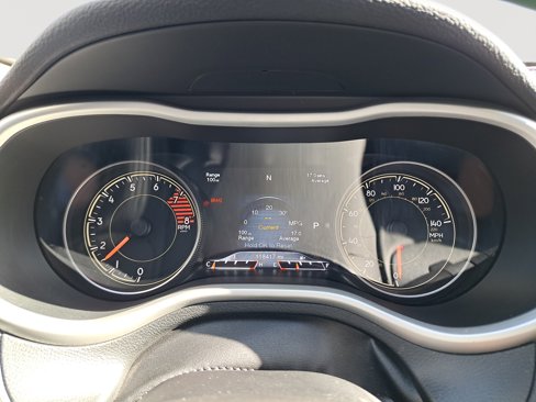 Used 2017 Jeep Cherokee Trailhawk image 20