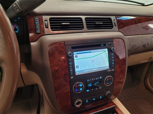 Used 2012 Chevrolet Suburban LTZ image 22