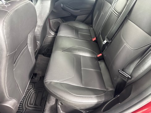 Used 2015 Ford Focus SE w/ Equipment Group 201A image 18